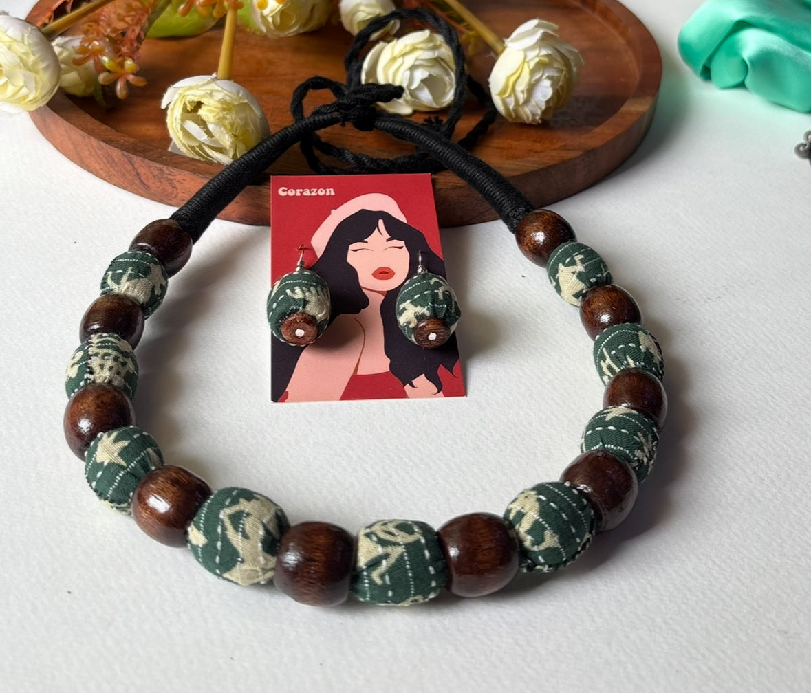 Wooden Beaded Necklace Set 04