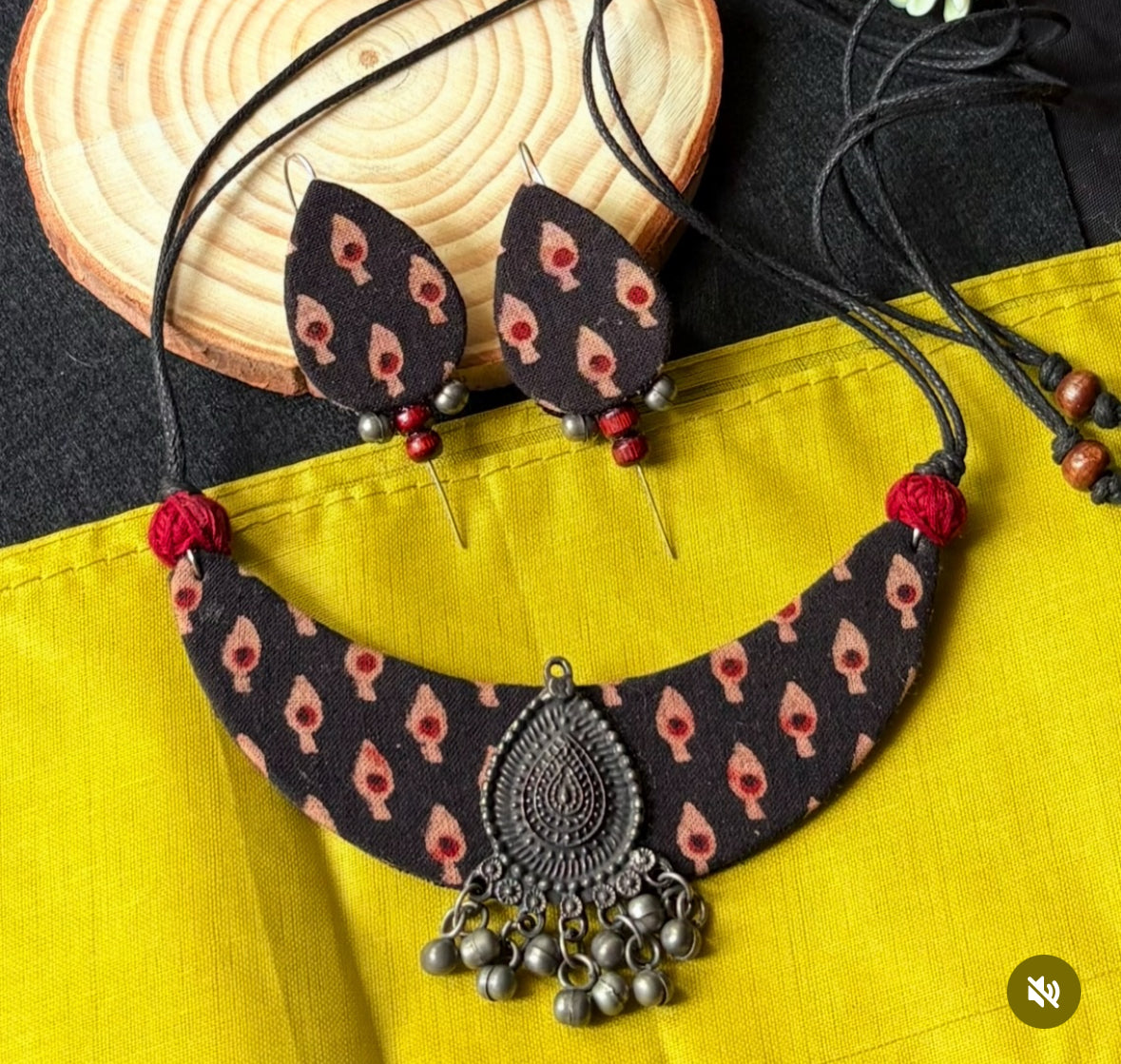 Zeenat Necklace Set